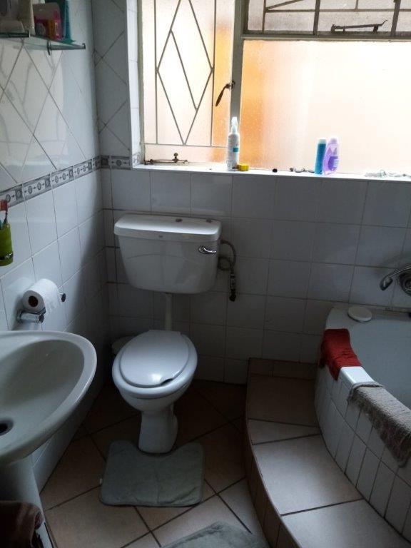 5 Bedroom Property for Sale in Ladybrand Free State